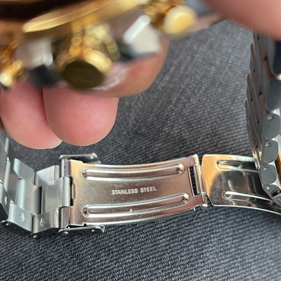 Watch - Picture 9 of 10